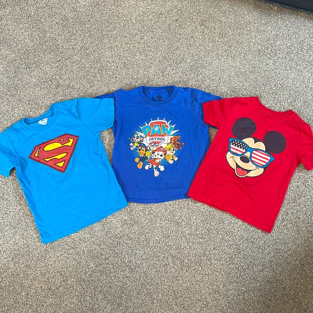 NICKELODEON Boys 5T Tee Shirts in GREAT Condition
